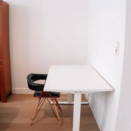 Vlakbij Centrum! Apartment *
